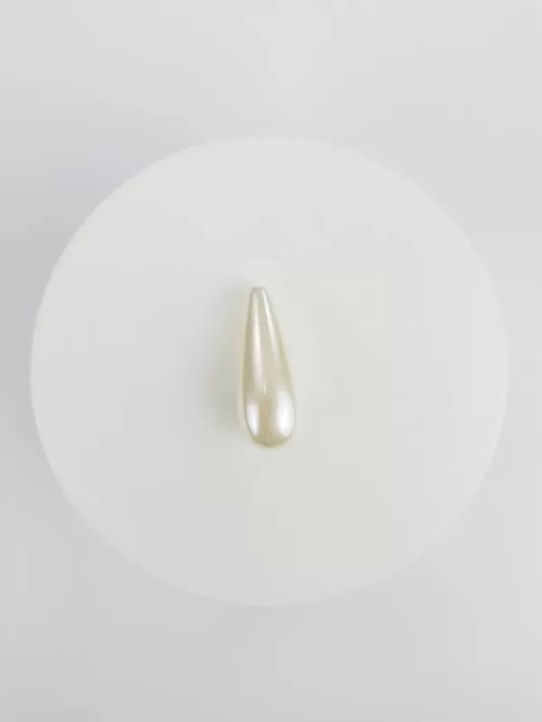 Pasante con forma de gota