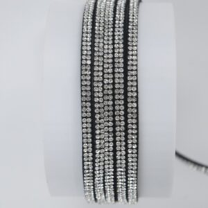 Tiento de gamuza con strass
