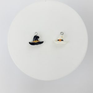 Dije de sombrero de bruja